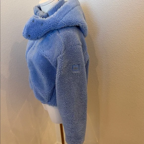ALO Yoga Soft Blue Foxy Sherpa Jacket - Picture 4 of 8